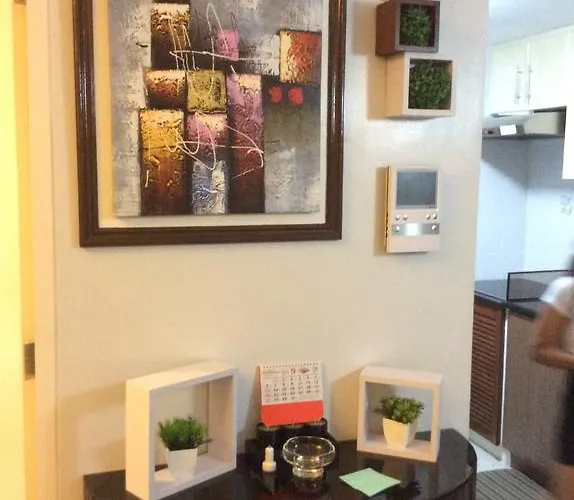 At Parkside Across The Airport Apartment Manila